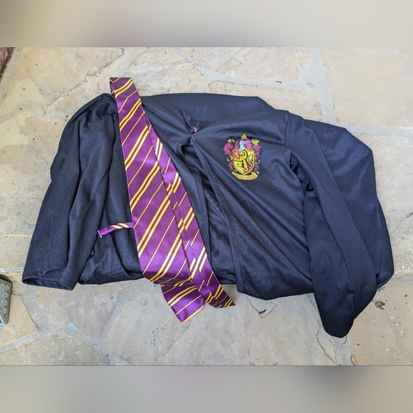 Kids Halloween costume Harry Potter Gryffindor robe - Picture 2 of 3